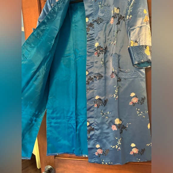 Vintage Shanghai Kimono - Picture 2 of 7